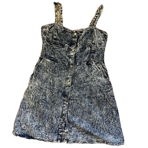 Woman's medium Bongo dress with an open back. - Picture 1 of 6